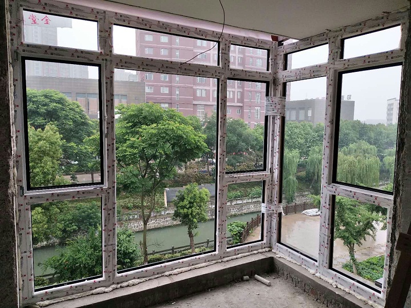 定制鋁包木門窗實(shí)安裝現(xiàn)場