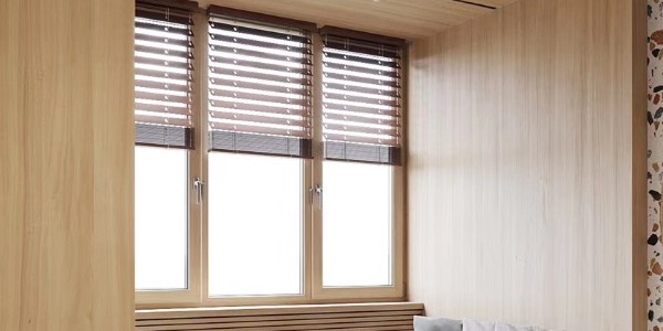 如何挑選節(jié)能鋁包木門窗