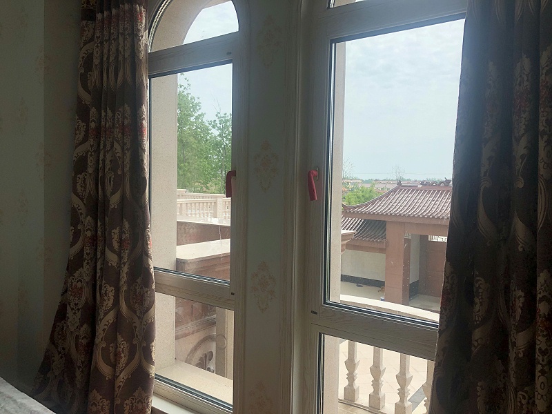 鋁包木窗實(shí)拍