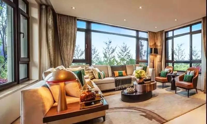 鋁包木門(mén)窗實(shí)拍