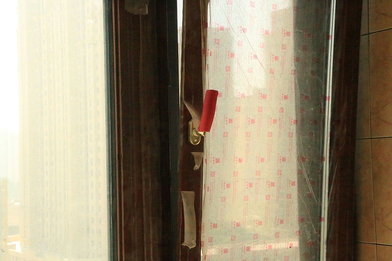 鋁包木門窗安裝現場