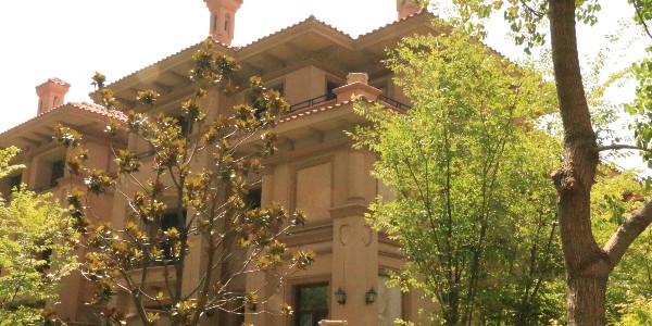 別墅鋁包木門窗適用于什么群體