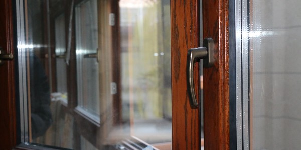 如何選擇門窗-節能鋁包木門窗你的首選